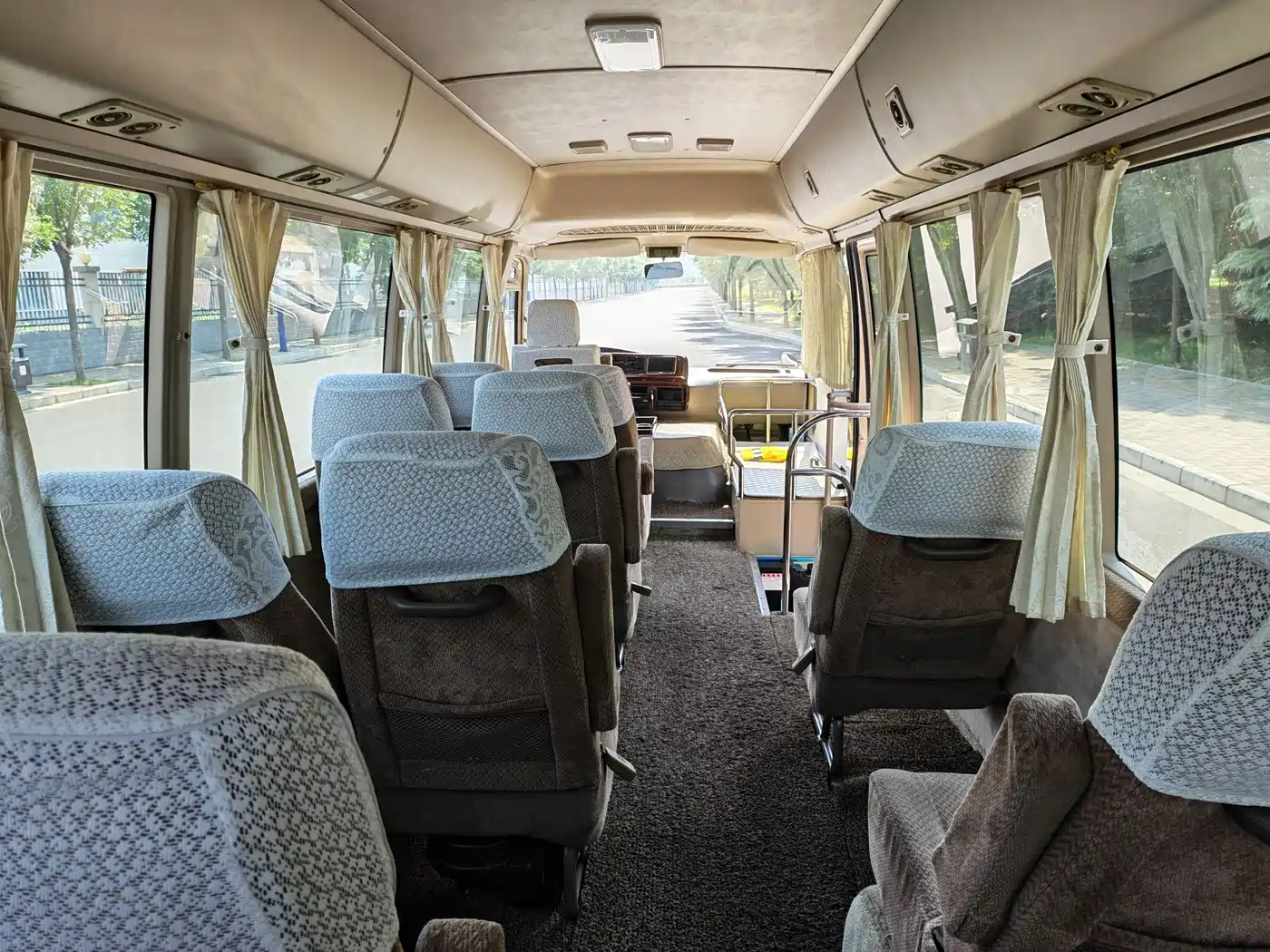 Toyota Coaster 2007 2.7L Gasoline Premium Edition 20-seater фото 10