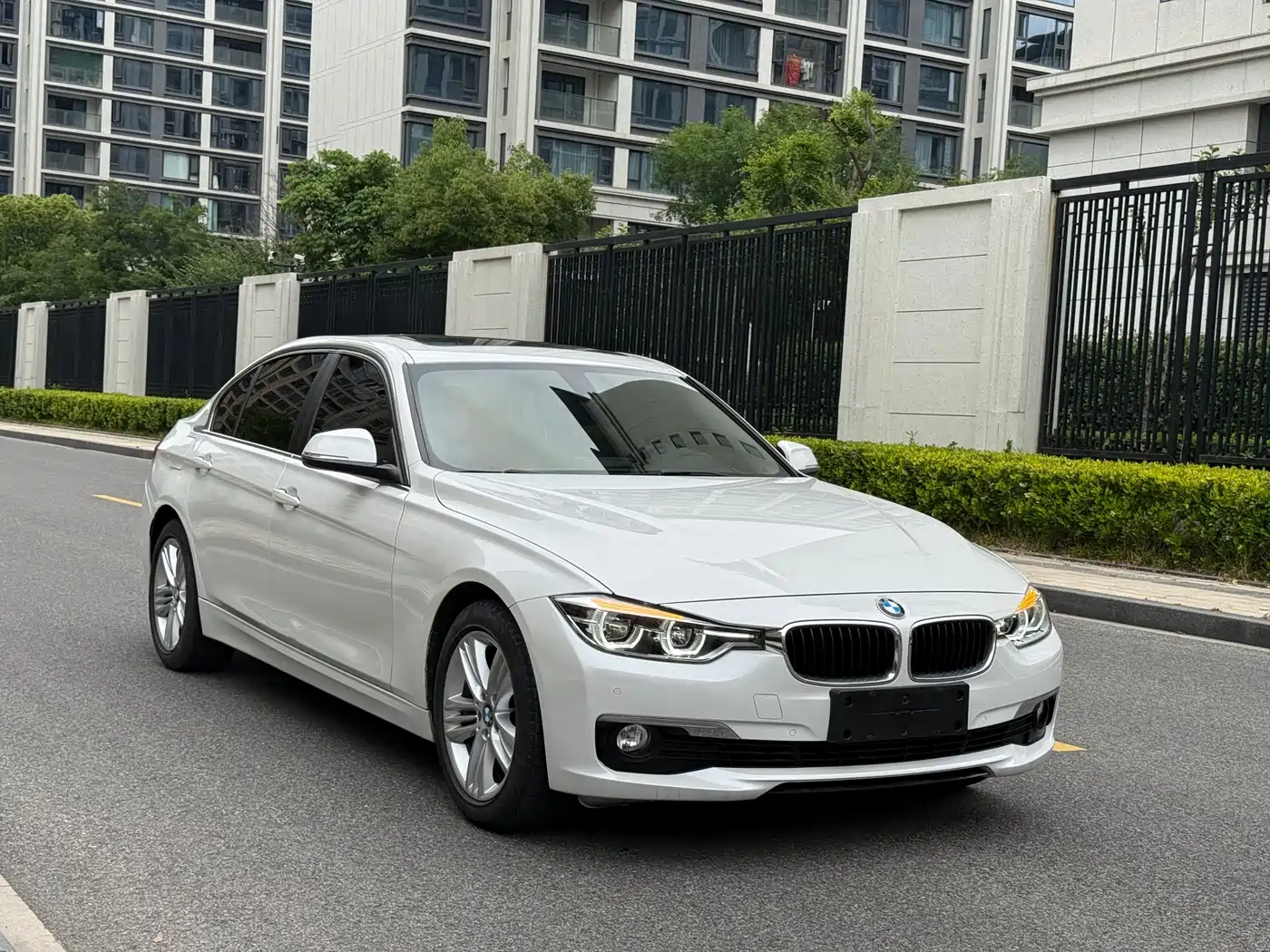 BMW 3 Series 2017 320Li Fashion фото 2