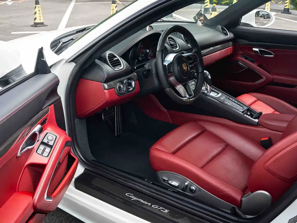 Photo 7 - Porsche 718