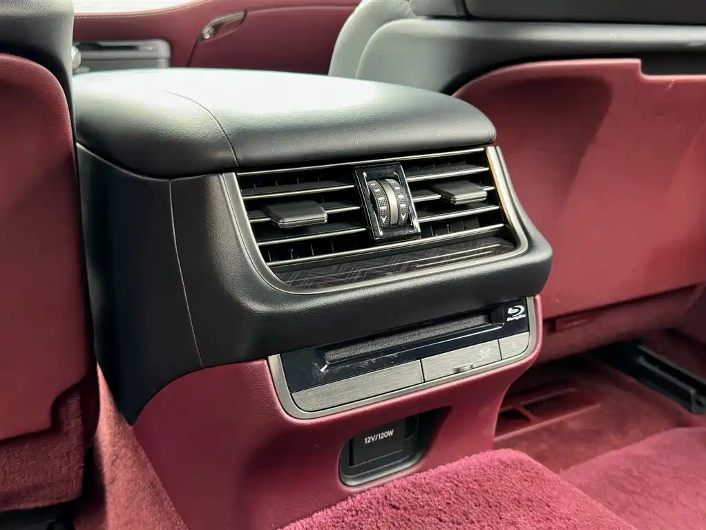 Lexus LS 2018 500h Executive Edition China VI фото 29