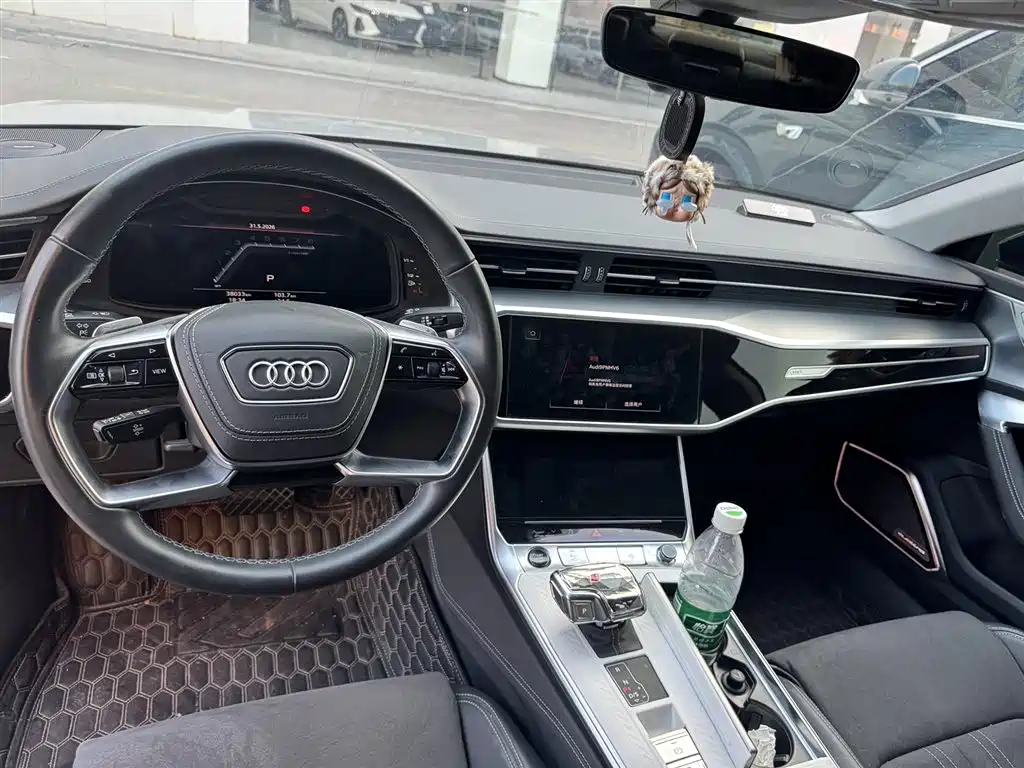 Audi A7L 2024 45 TFSI Luxury фото 2