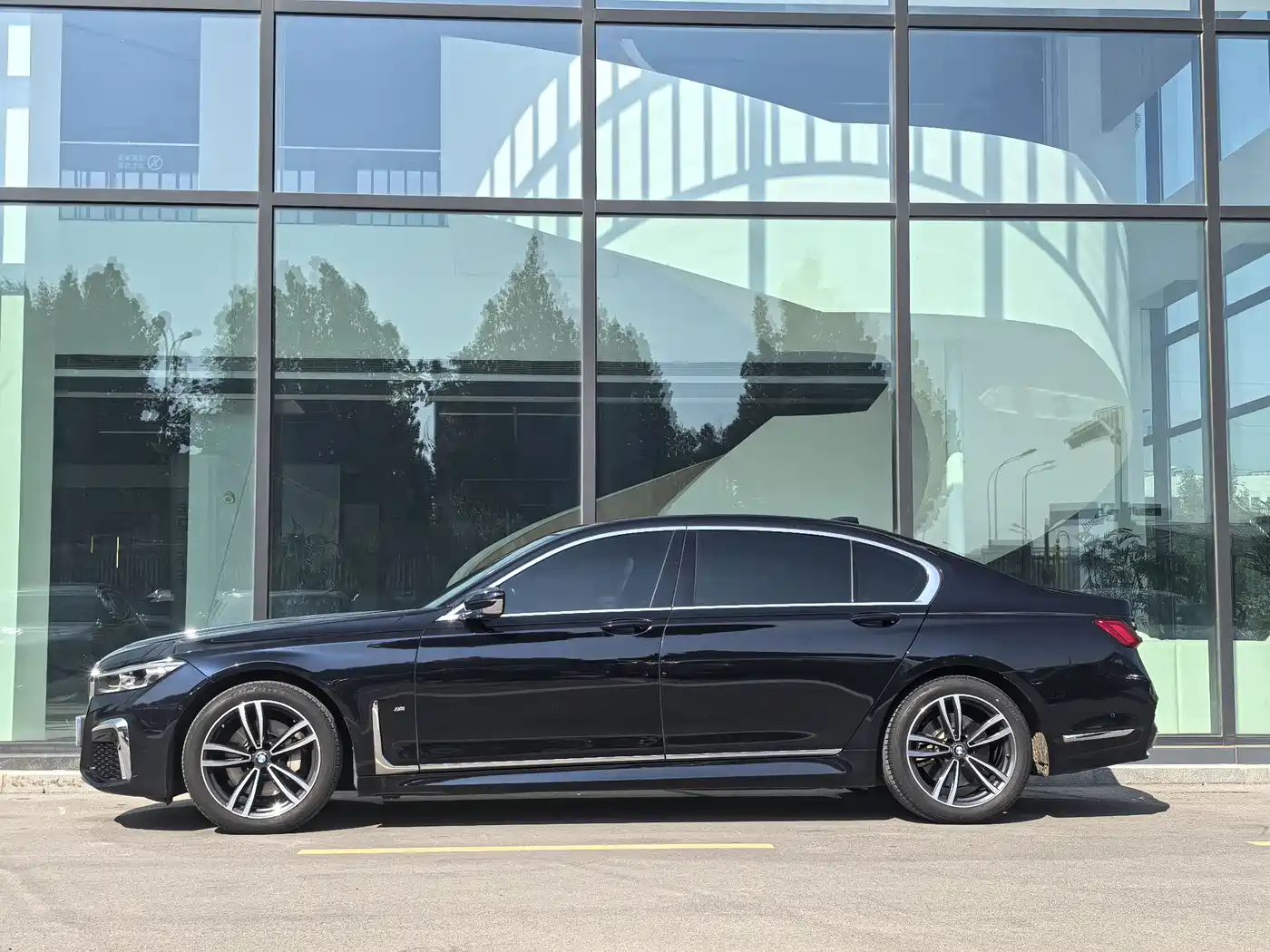 BMW 7 SERIES