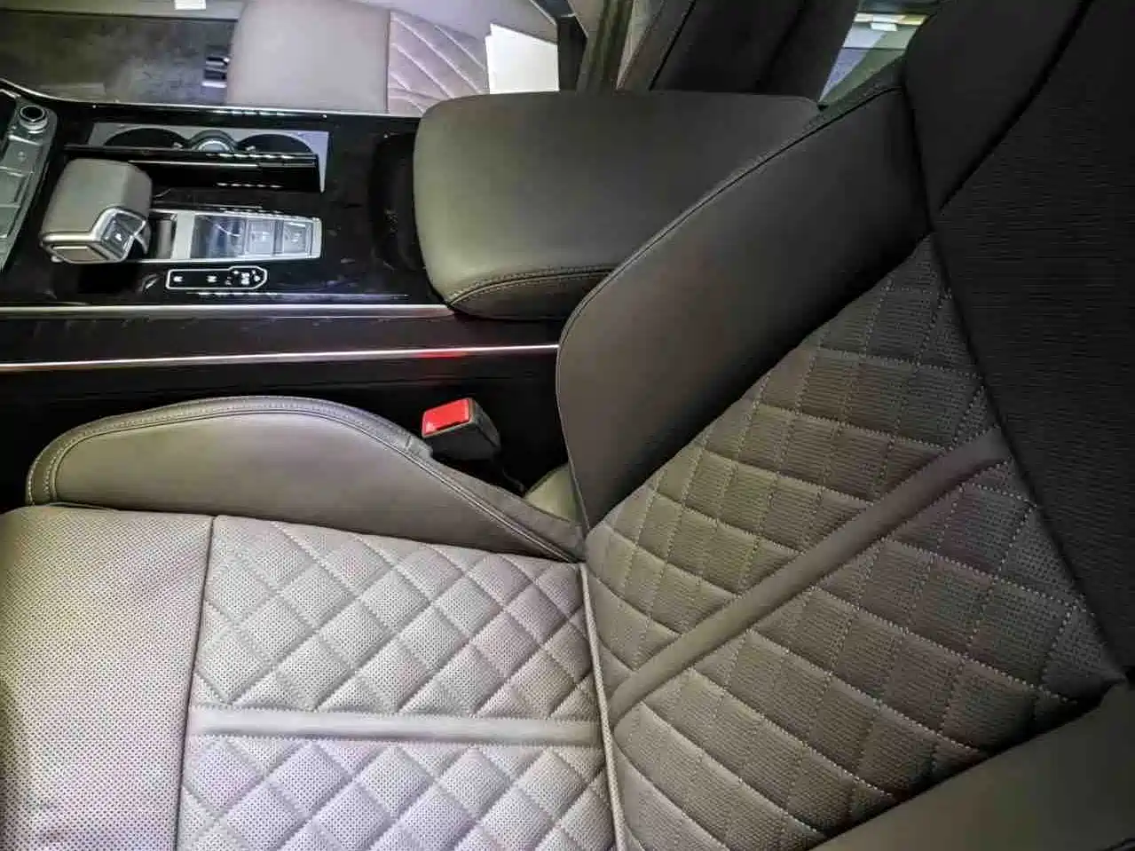 Audi A8 2026 2025 A8L 50 TFSI quattro Exclusive Selection