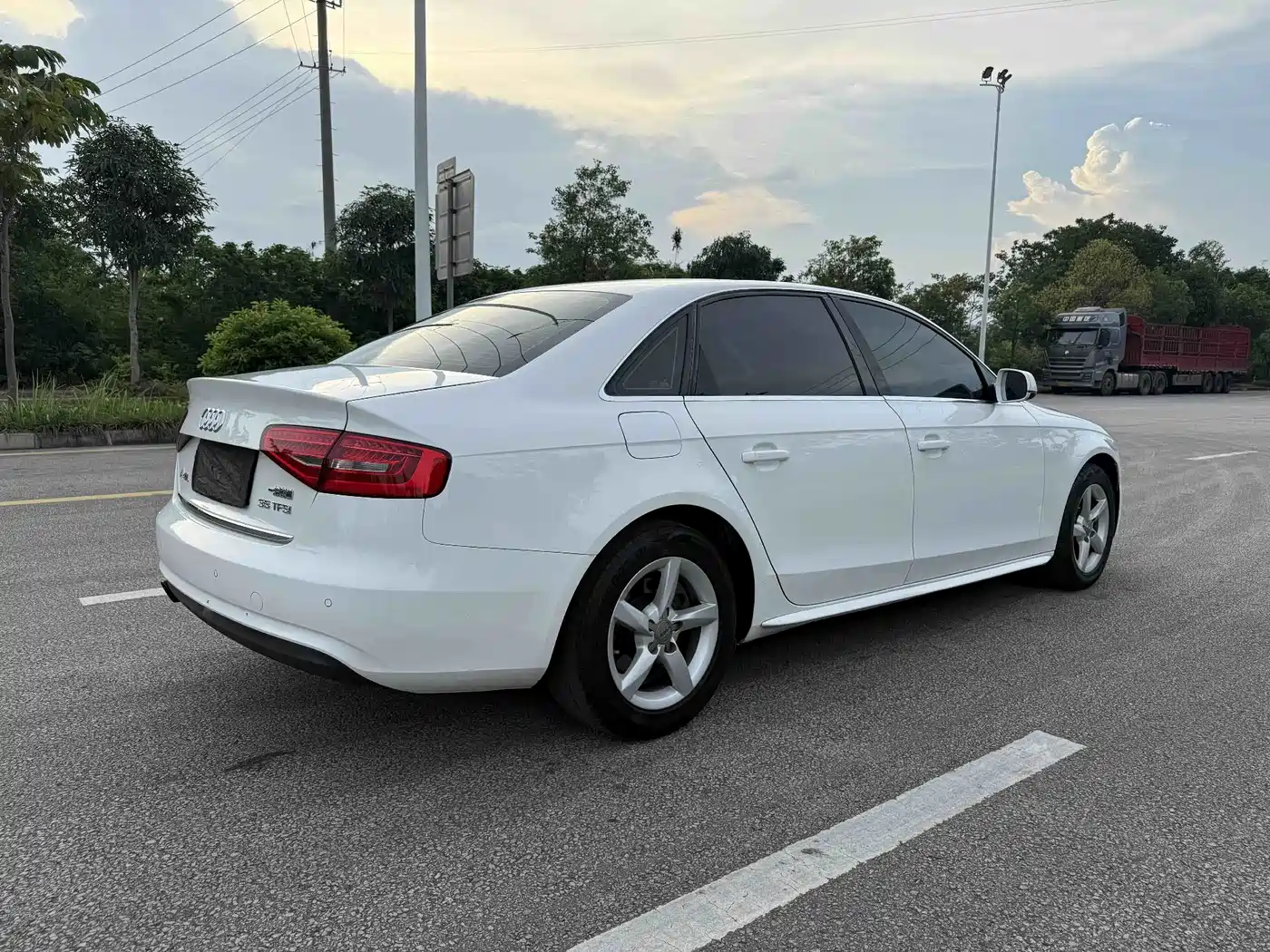 Audi A4L 2013 35 TFSI Automatic Standard фото 7