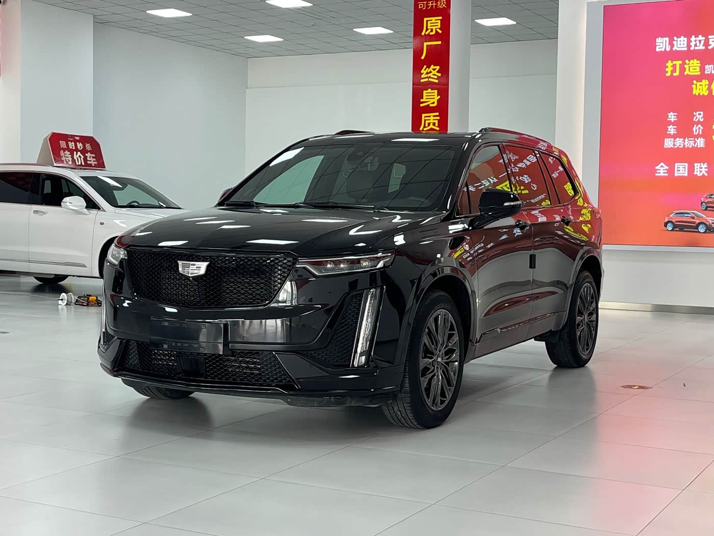 Cadillac XT6
