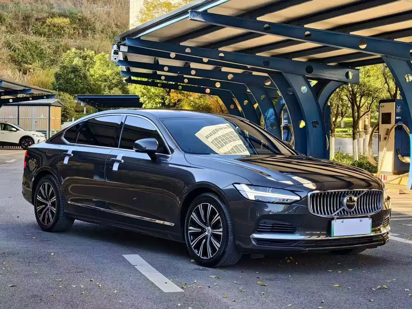 VOLVO S90 PLUG-IN HYBRID