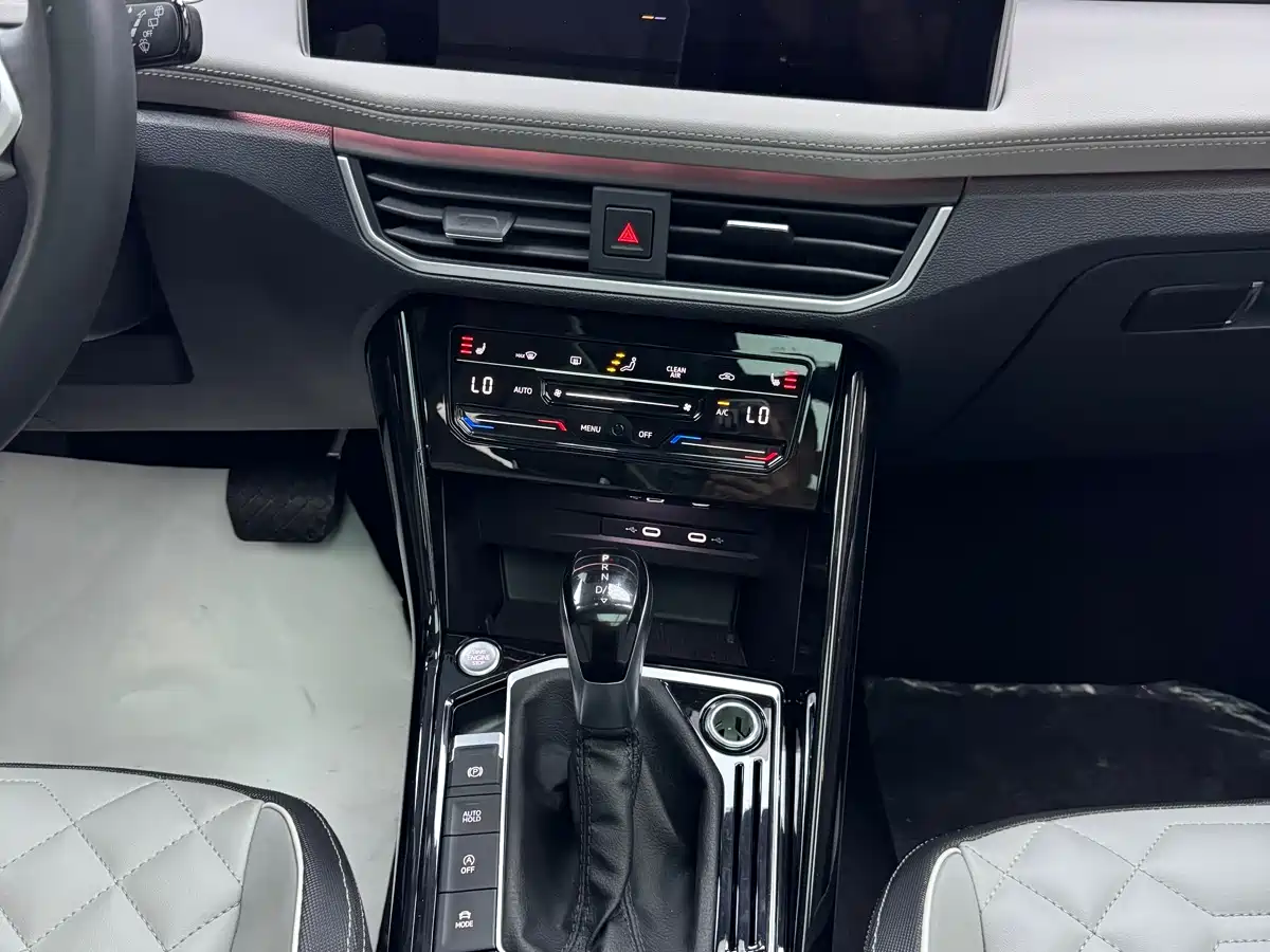 Volkswagen Tayron 2023 280TSI 2WD Luxury Plus Advanced Edition фото 17