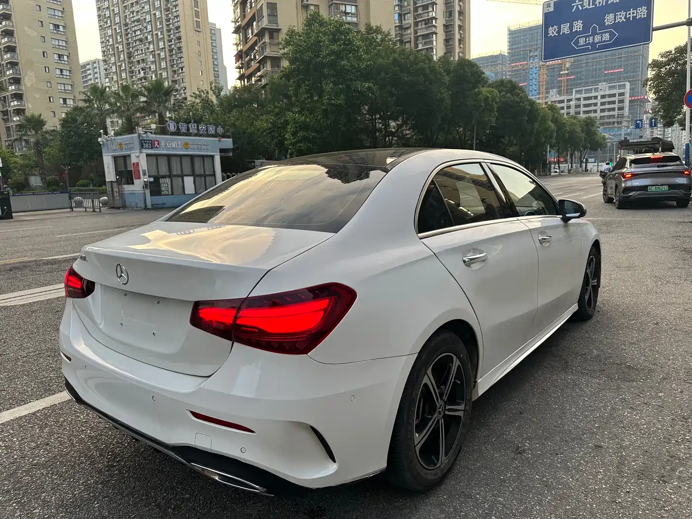 Mercedes-Benz A-Class 2023 A 200 L Fashion фото 8
