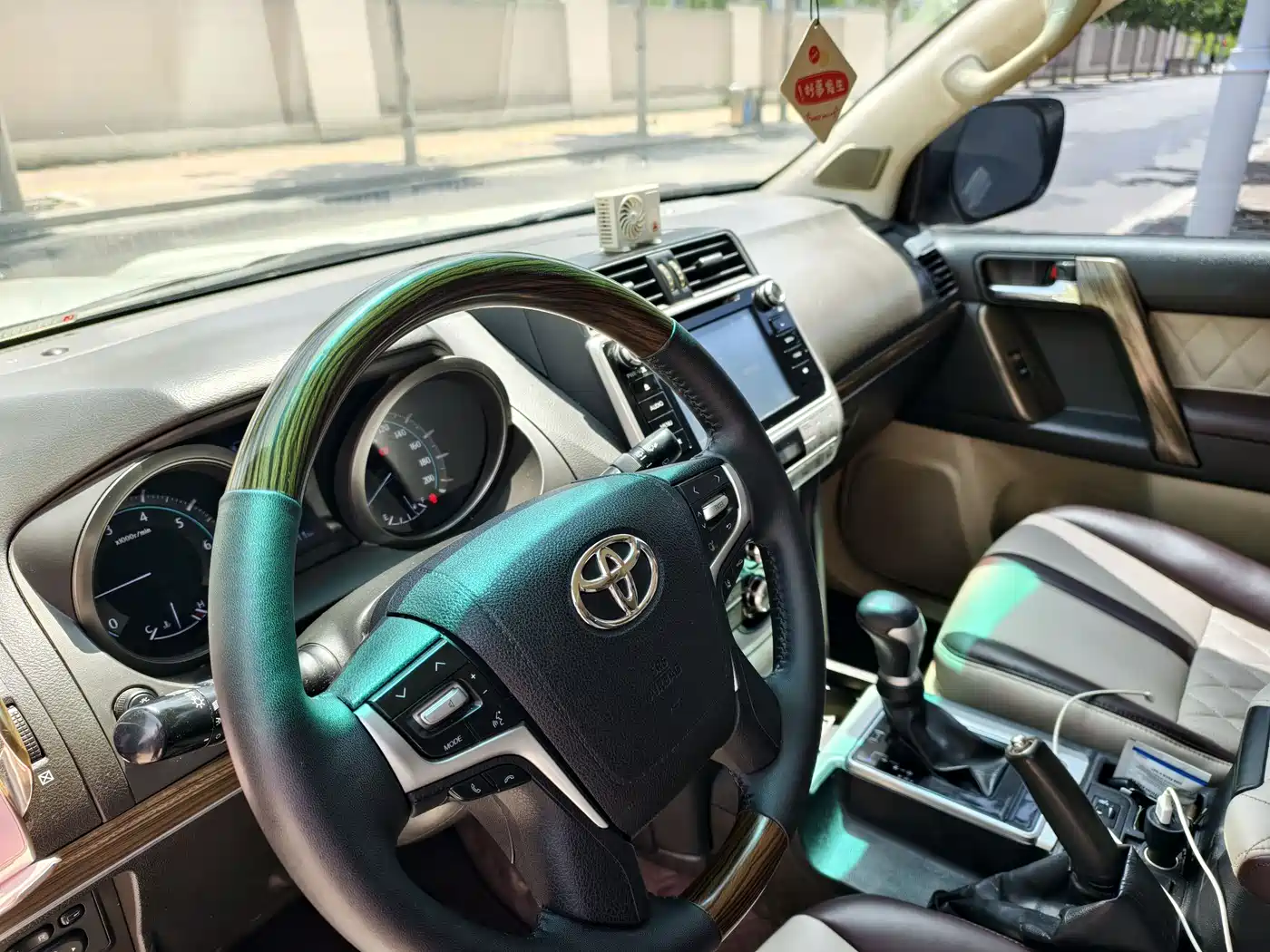 Toyota Prado 2010 4.0L Automatic TX фото 6