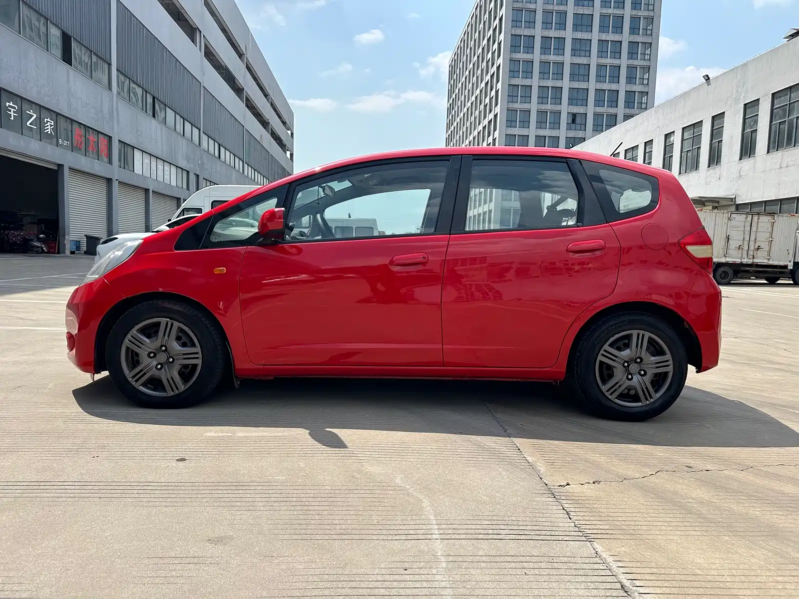 Фото 3 - Honda Fit