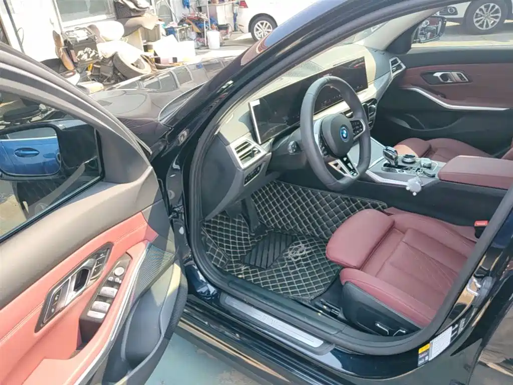 BMW i3 2025 eDrive 35 L фото 16