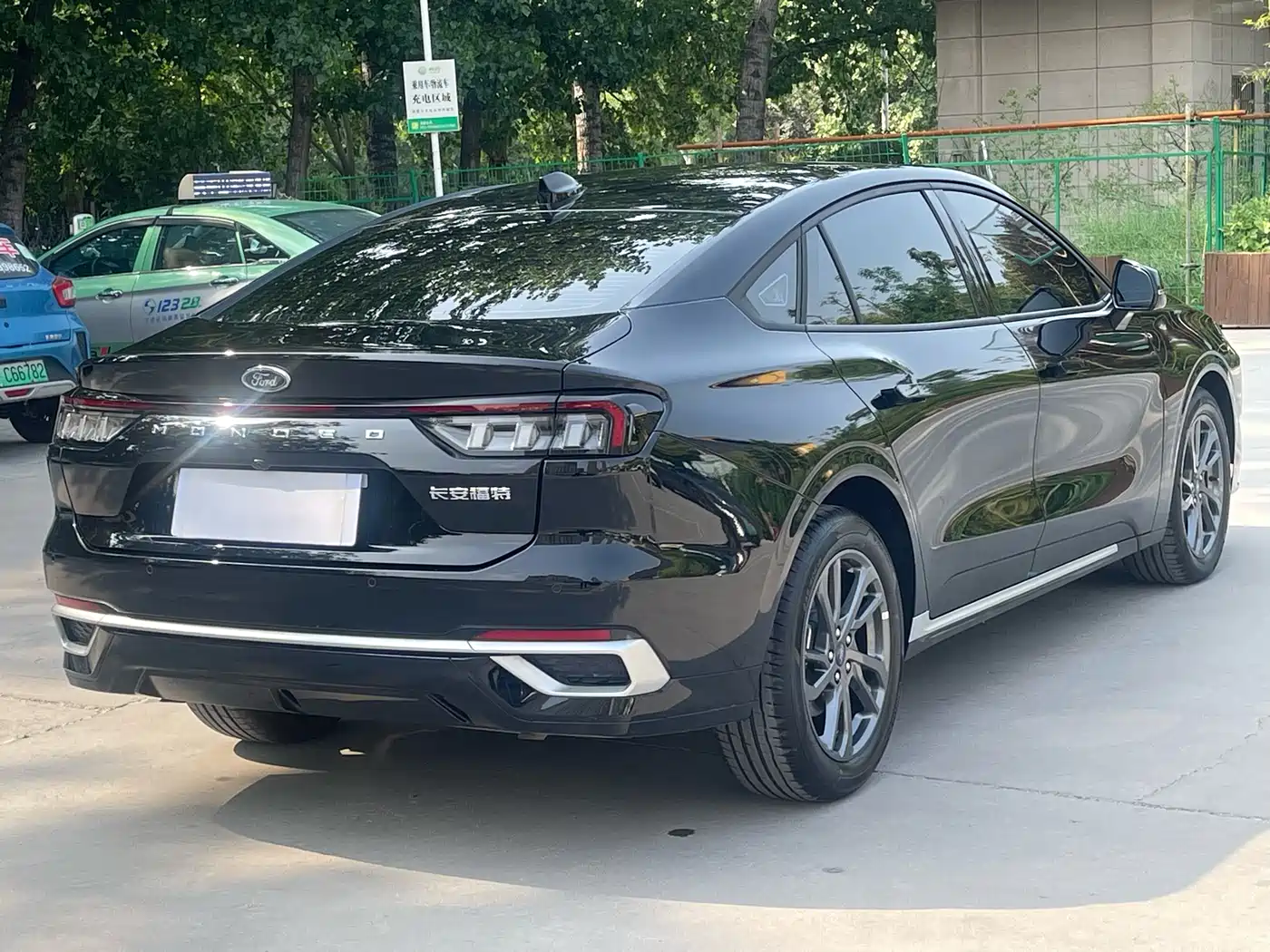 FORD MONDEO