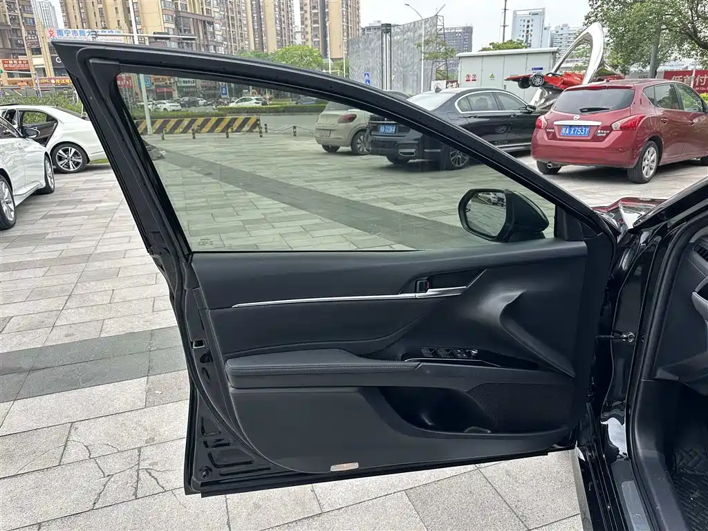 Toyota Camry 2021 2.0G Luxury Edition фото 18