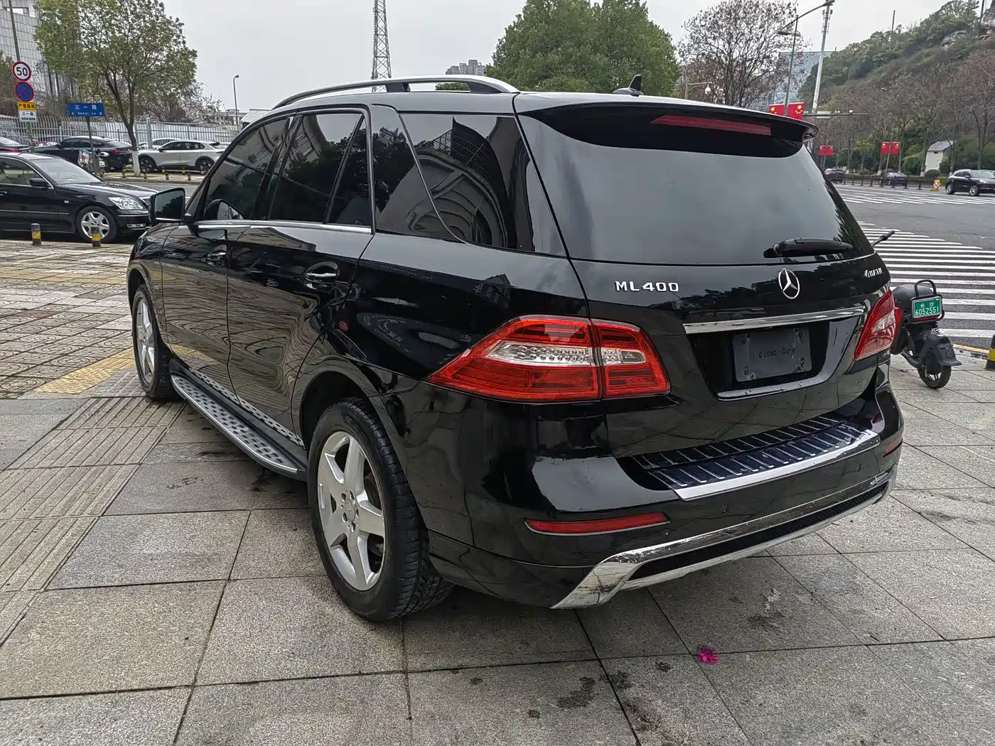 Mercedes-Benz M-Class 2012 Model ML 350 Luxury фото 5