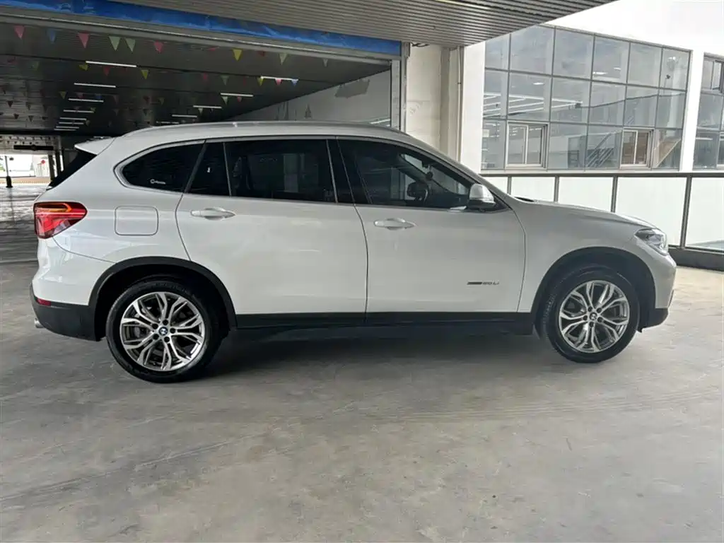 BMW X1 2018 sDrive20Li Leading Model фото 7