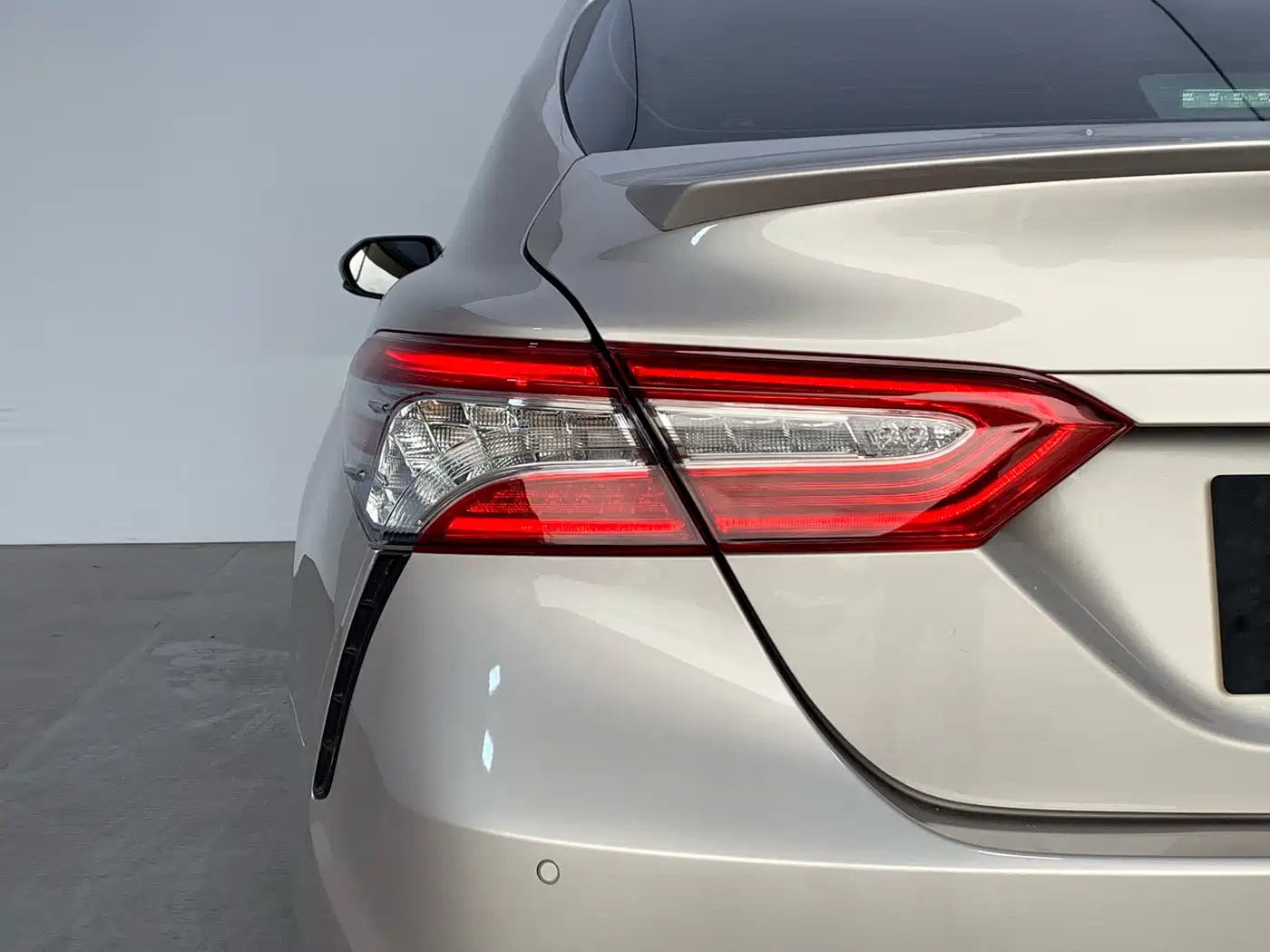 Toyota Camry 2021 Hybrid 2.5HS Fashion Edition фото 9