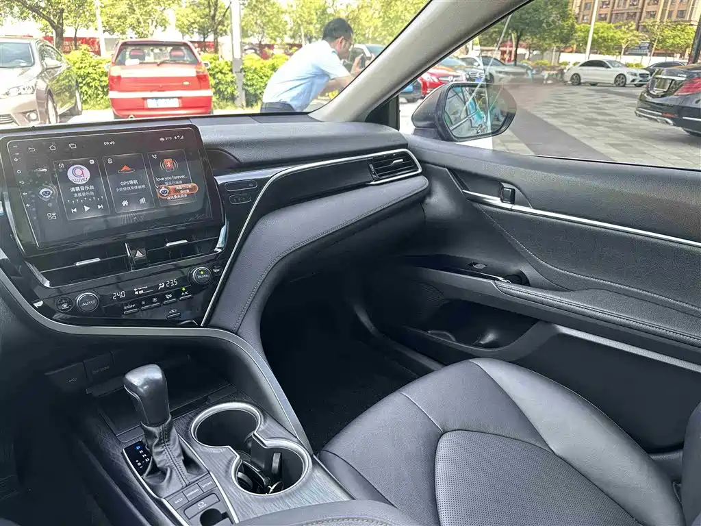 Toyota Camry 2021 2.5G Luxury Edition фото 19