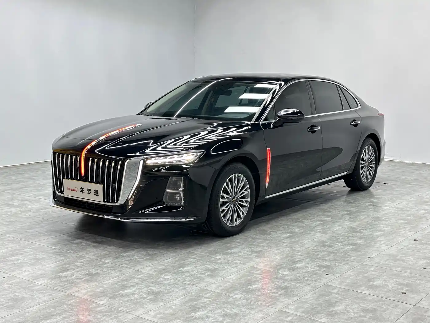 Hongqi H5 2024 2.0T Automatic Smart Connect Flag Enjoy Edition
