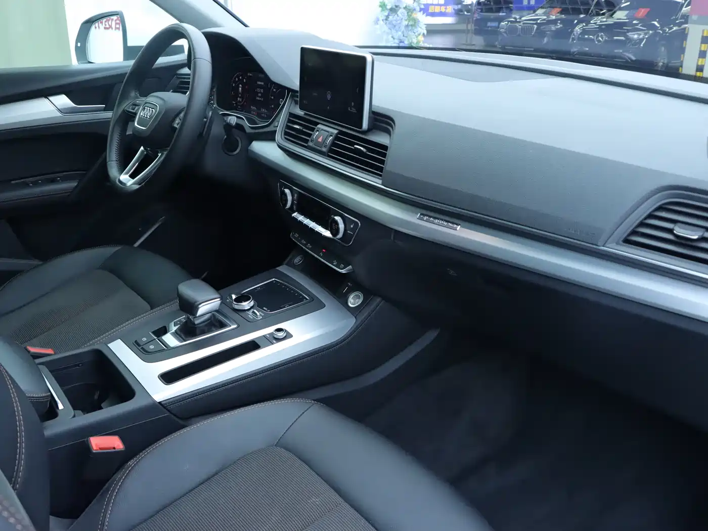 Audi Q5L 2018 40 TFSI Prestige Fashion (China V) фото 9