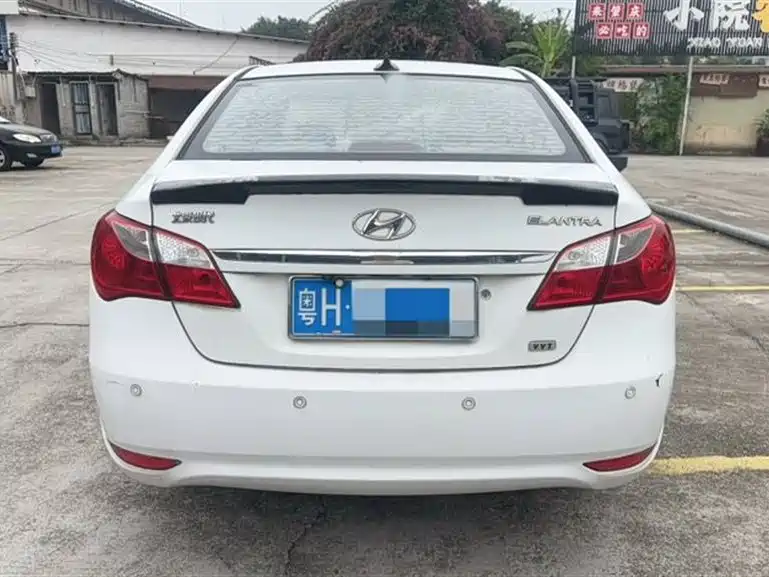 Hyundai Elantra 2011 1.6L Manual Comfort фото 5