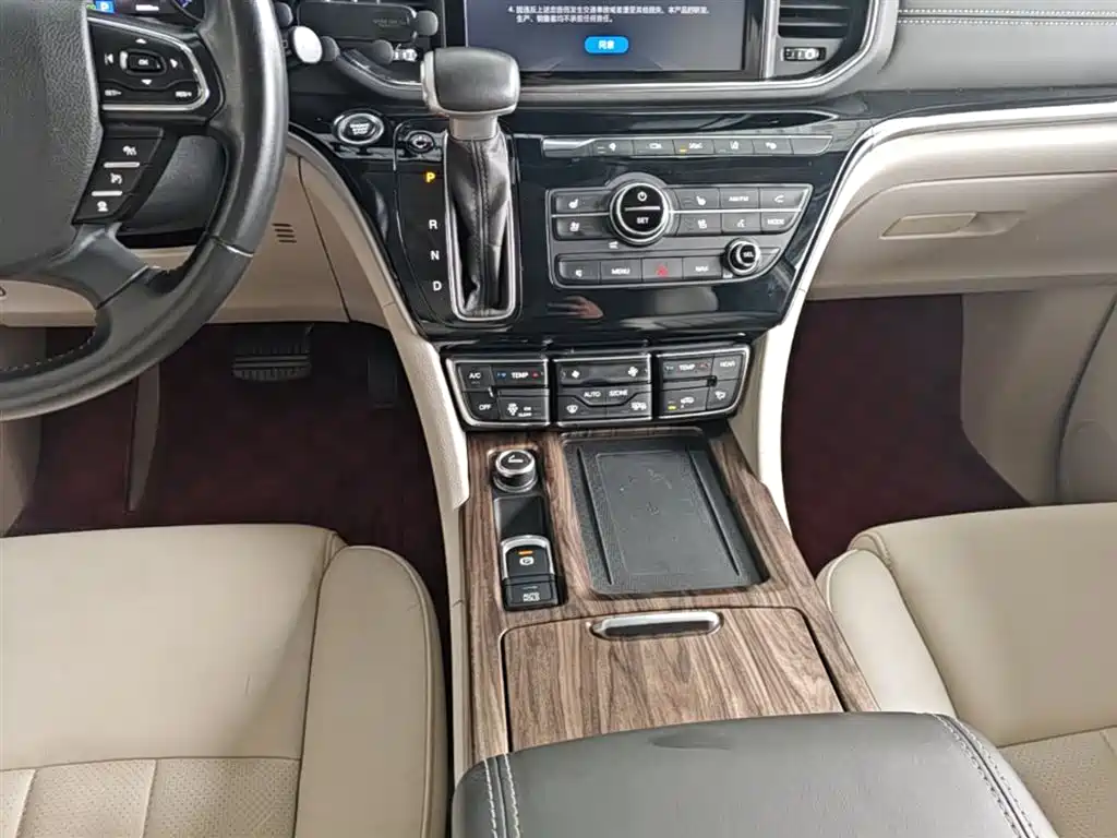 GAC Trumpchi Trumpchi M8 2018 320T Flagship Edition фото 14