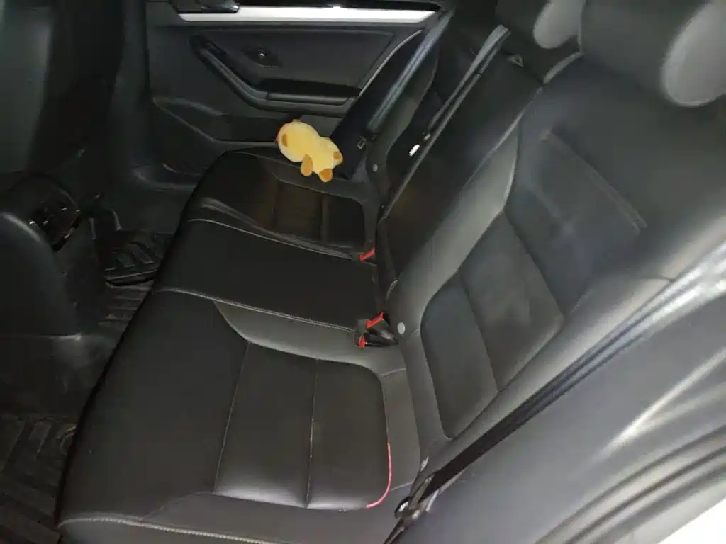 Volkswagen Sagitar 2015 1.6L Manual Comfort фото 15