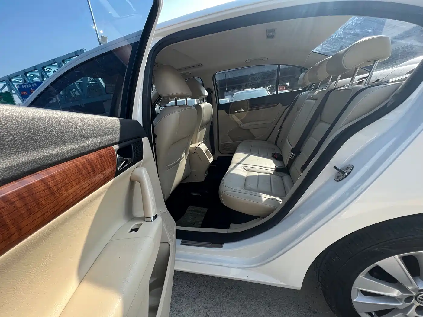 Volkswagen Lavida 2013 Classic 1.6L Automatic Trend Edition фото 5