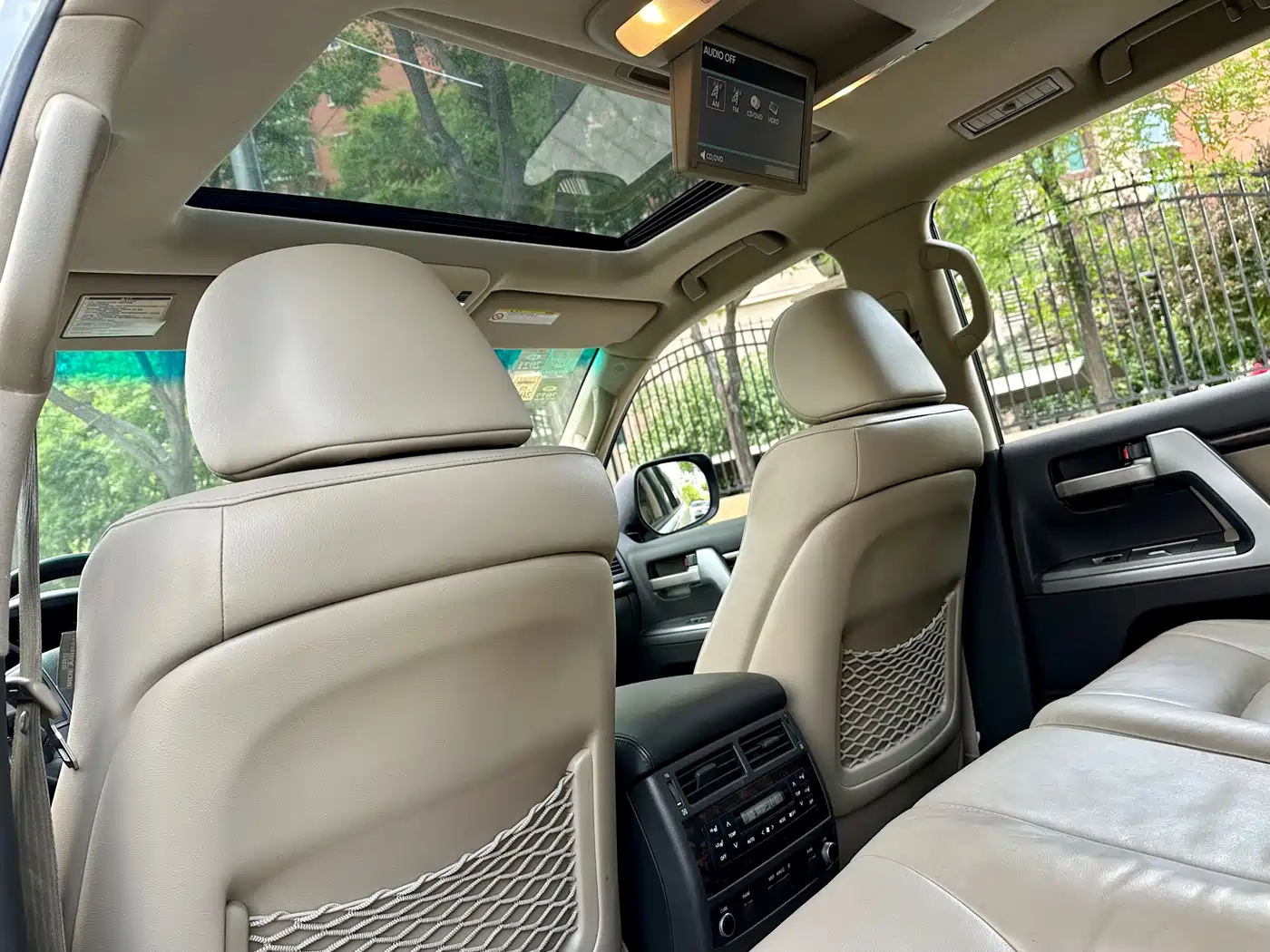 Toyota Land Cruiser 2010 Model 4.7L Automatic VX фото 12
