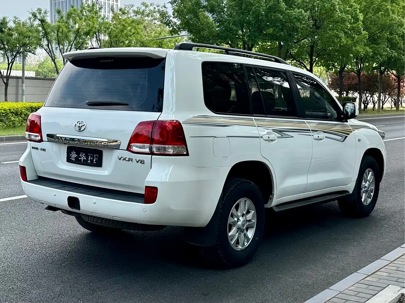 Toyota Land Cruiser 2010 Model 4.7L Automatic VX фото 16