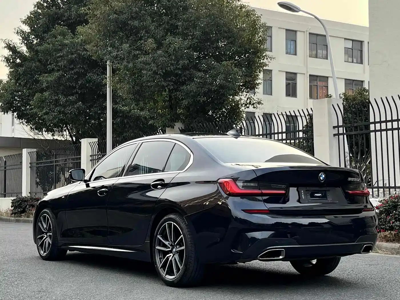 BMW 3 Series 2020 325Li M Sport Package фото 9