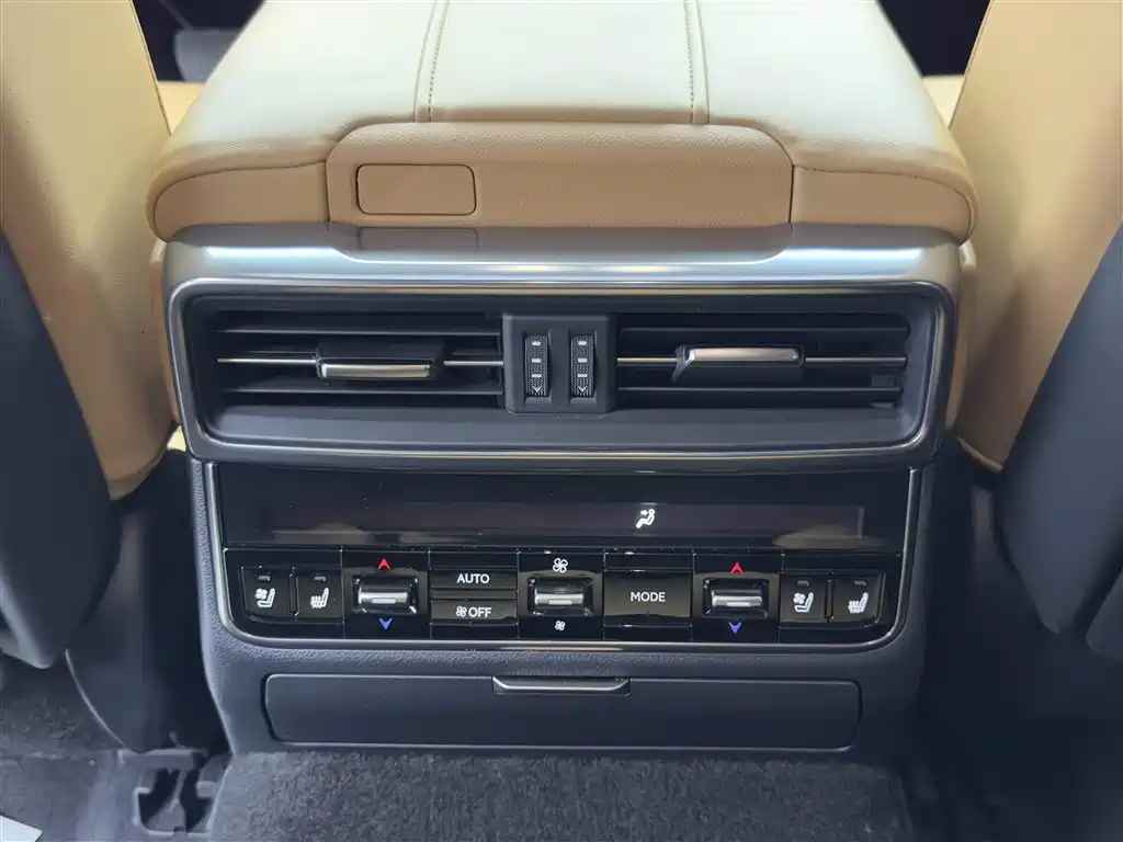 Lexus LX 2025 700h Boundary Edition фото 11