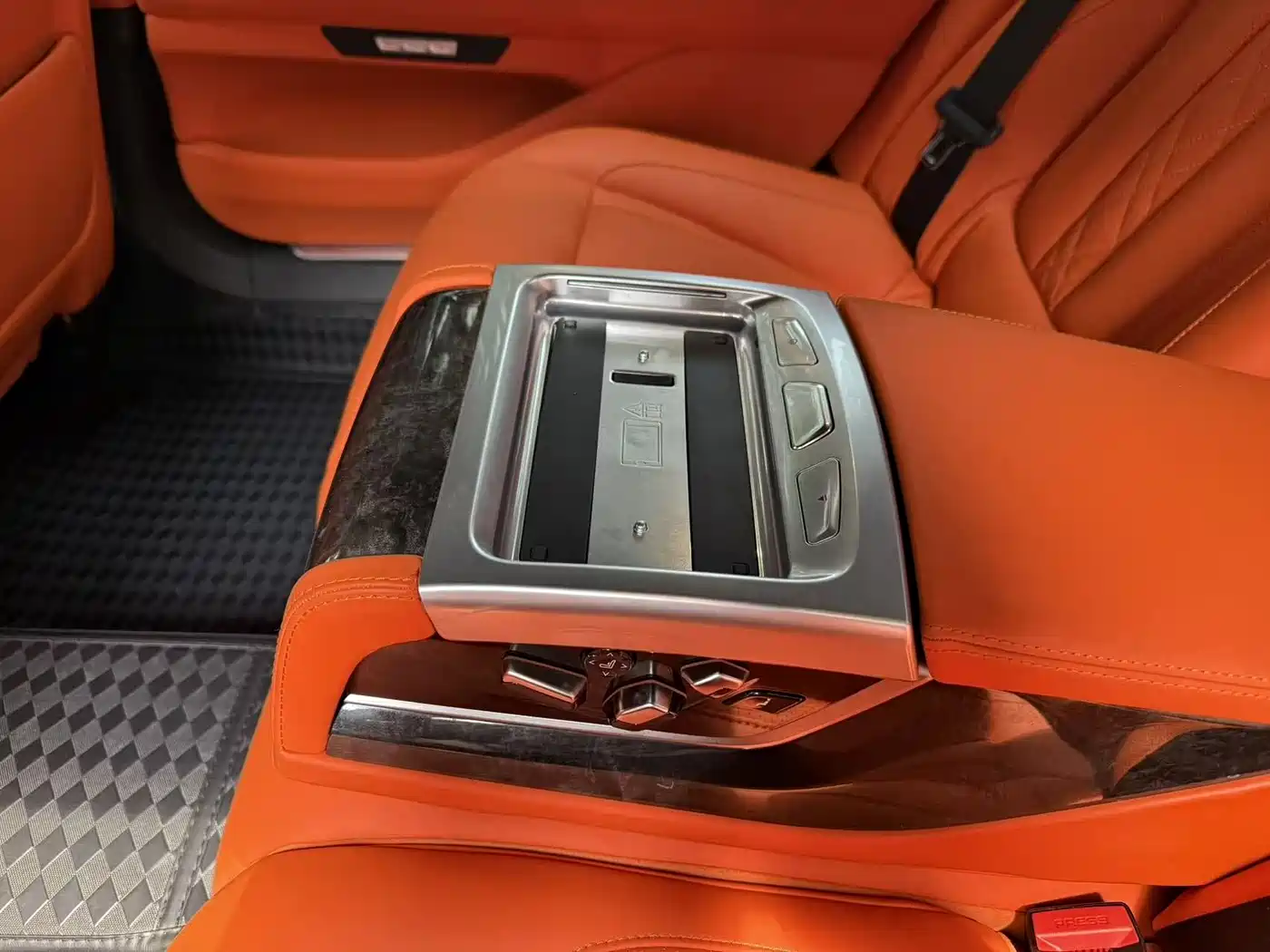 BMW 7 Series 2016 730Li Luxury фото 12