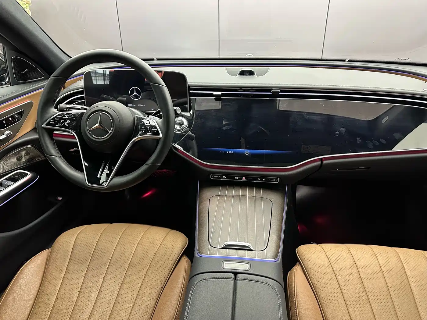 Mercedes-Benz E-Class 2024 Model E 300 L Luxury фото 4