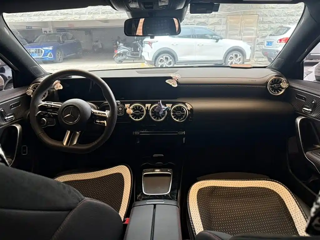 Mercedes-Benz A-Class 2025 A 200 L Fashion Edition фото 7