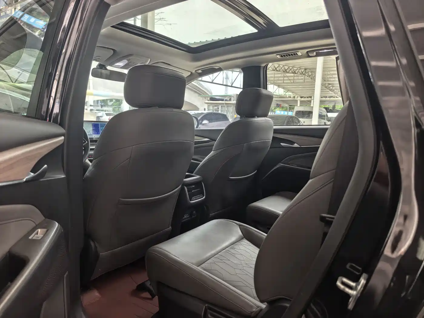 SAIC Maxus Maxus G50 PHEV 2025 Flagship Edition фото 13
