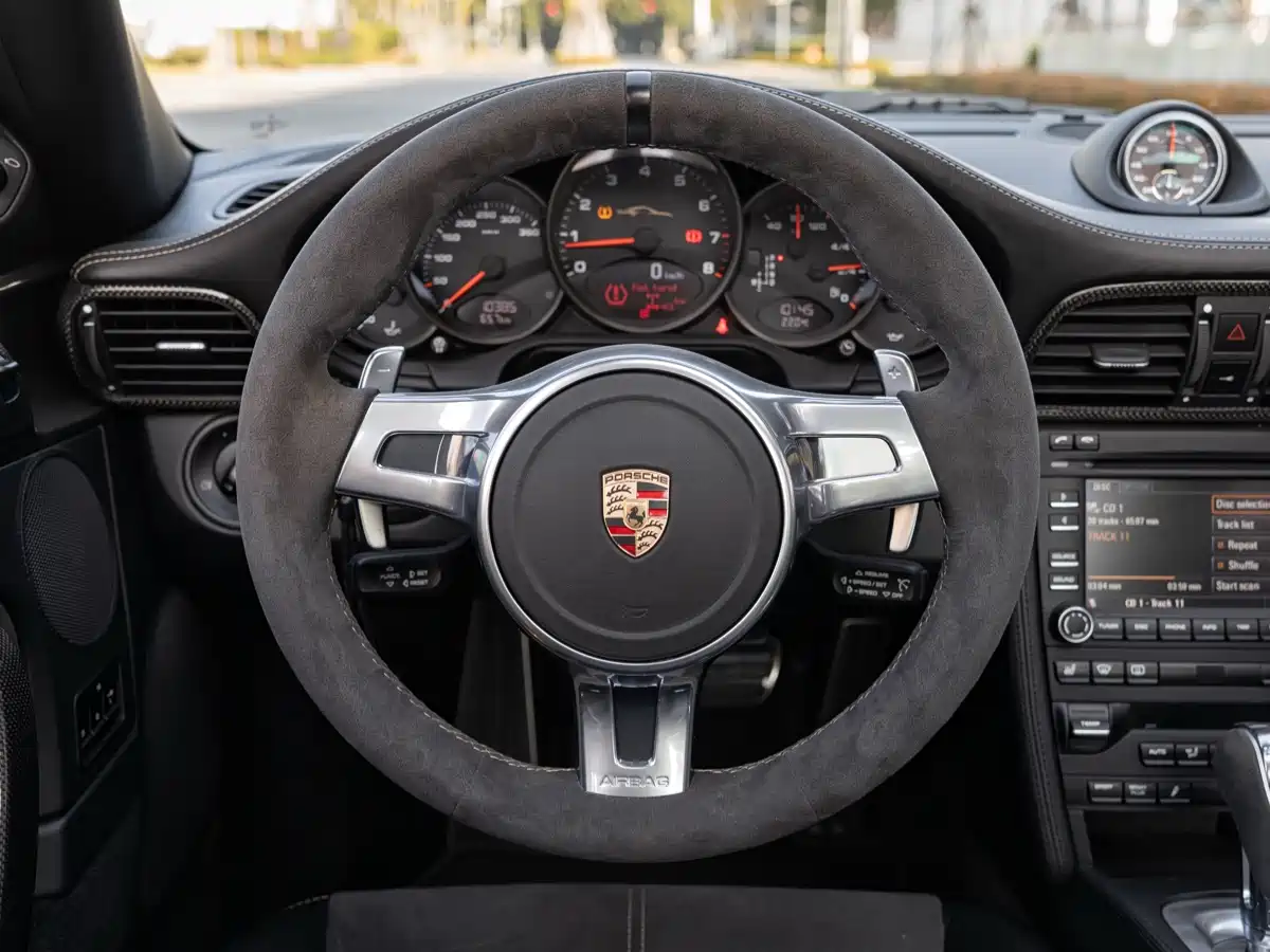 Porsche 911 2010 Turbo S 3.8T фото 11
