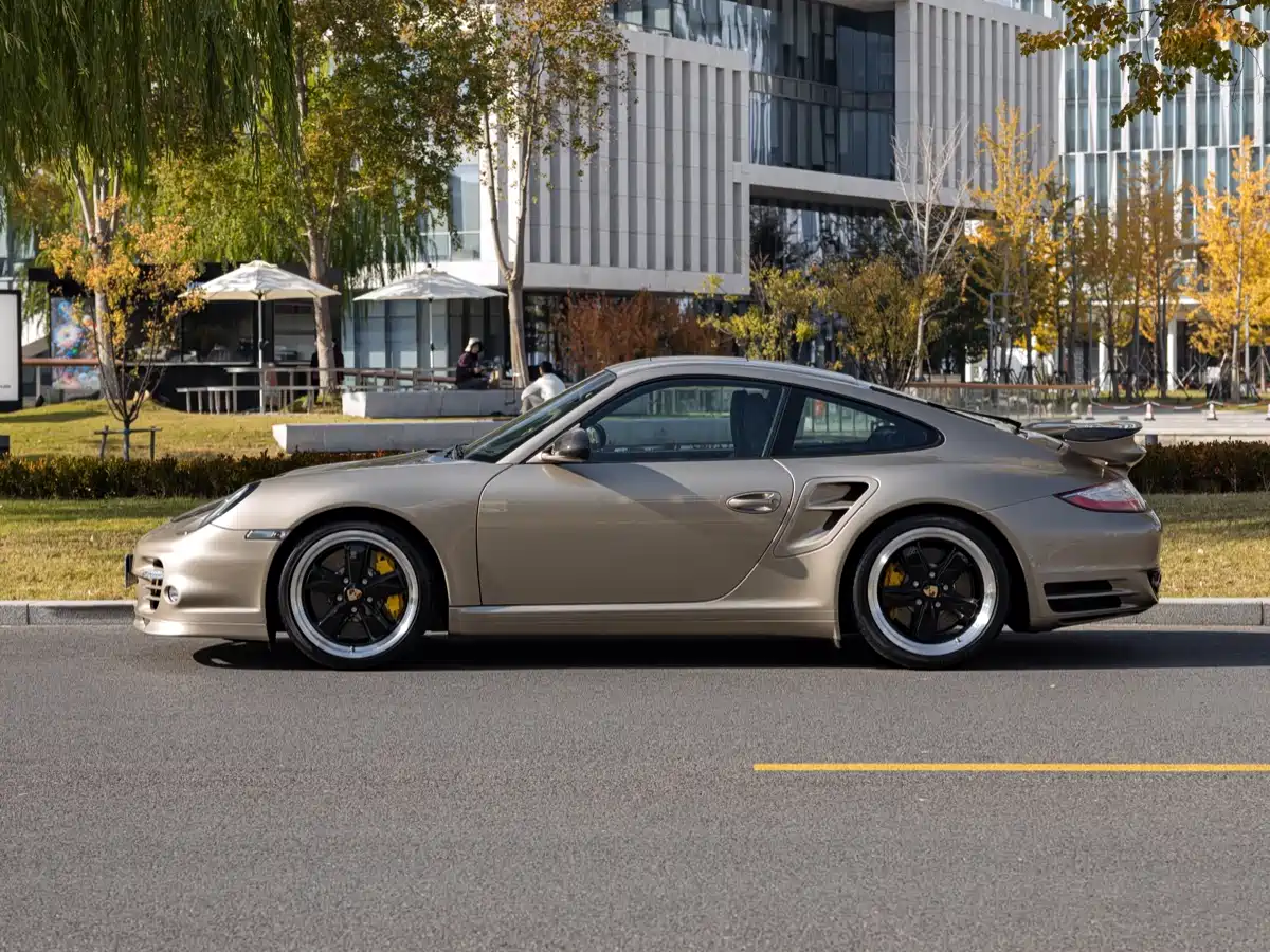 Porsche 911 2010 Turbo S 3.8T фото 7