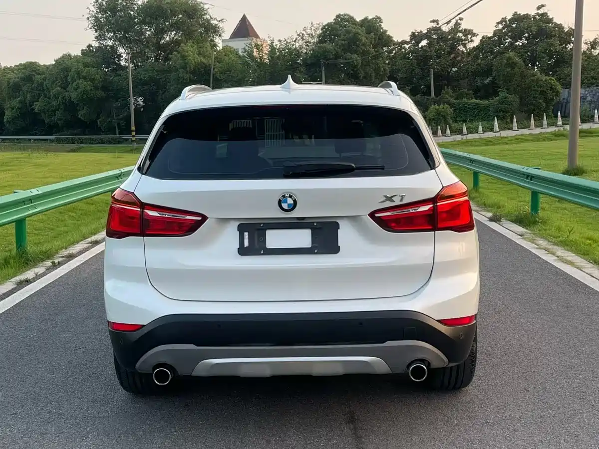BMW X1 2016 sDrive20Li Luxury Model фото 8