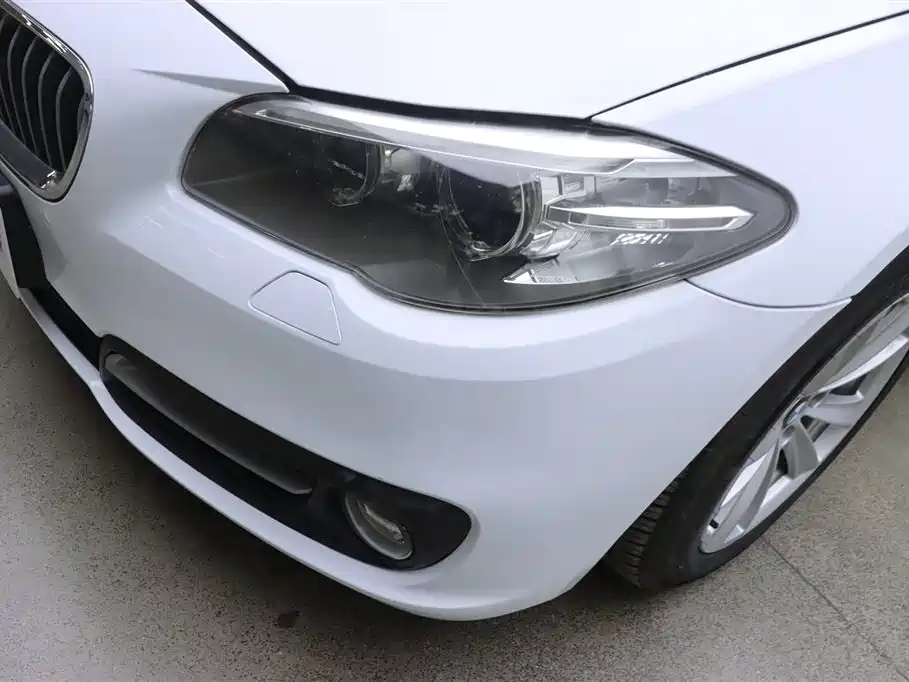 BMW 5 Series 2014 520Li Elegance фото 32