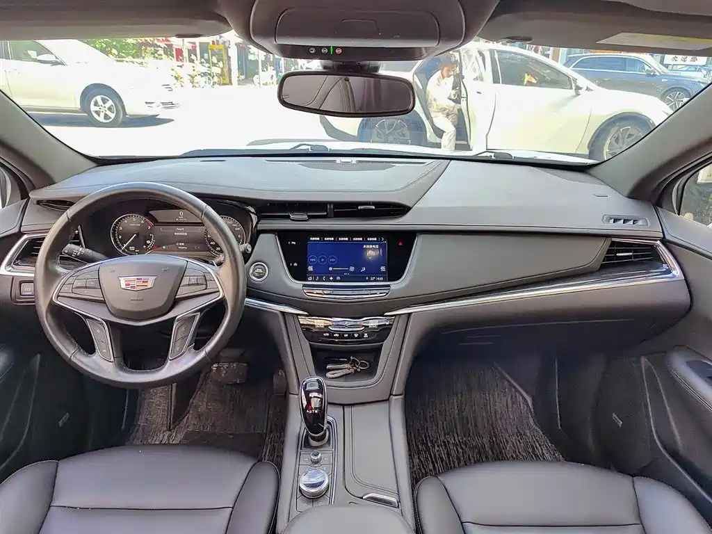 Cadillac XT5 2022 2.0T 2WD Luxury фото 10