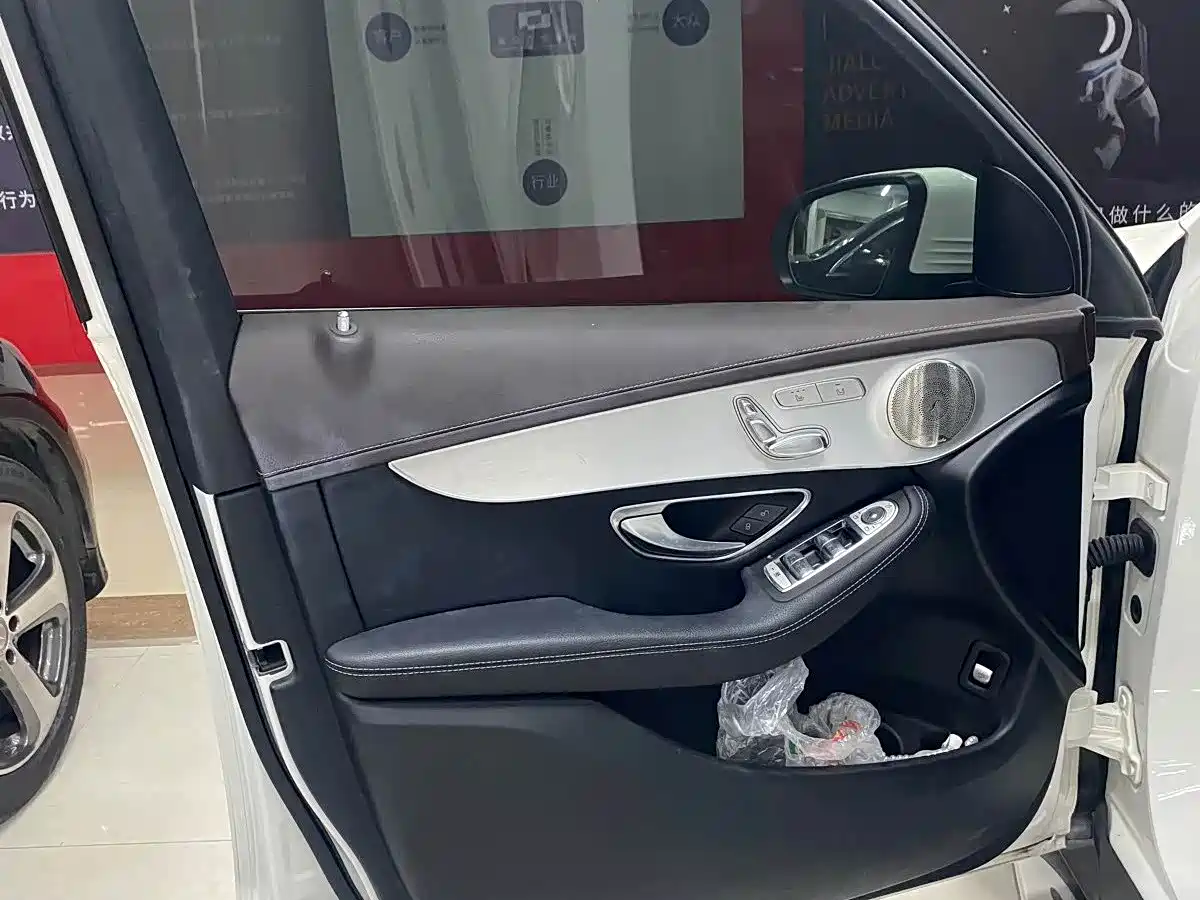 Mercedes-Benz GLC 2022 Model GLC 260 L 4MATIC Luxury Edition фото 7