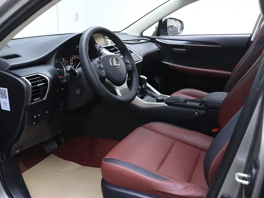 Lexus NX 2015 300h AWD F SPORT фото 14