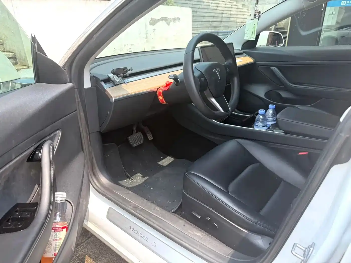 Photo 6 - Tesla Model 3
