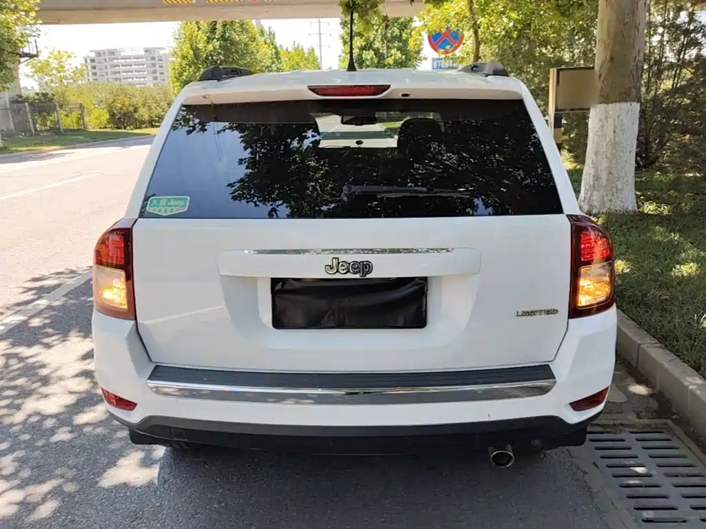 Jeep Compass (Import) 2015 2014 Facelift 2.4L 4WD Luxury Edition