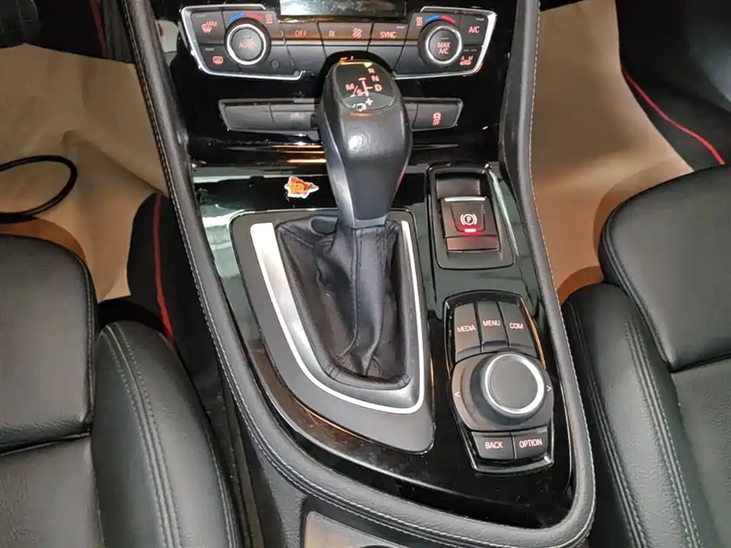 BMW 2 Series Touring 2018 218i M Sport Package фото 14