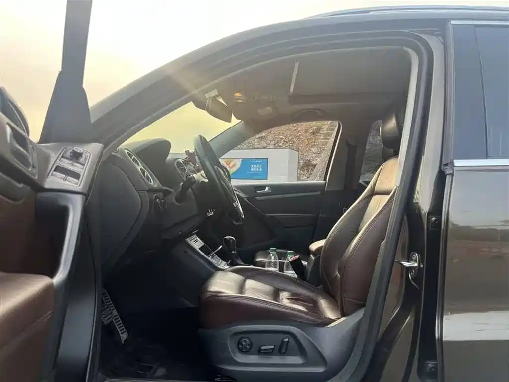Volkswagen Tiguan 2015 1.8TSI Automatic 2WD Highline фото 2