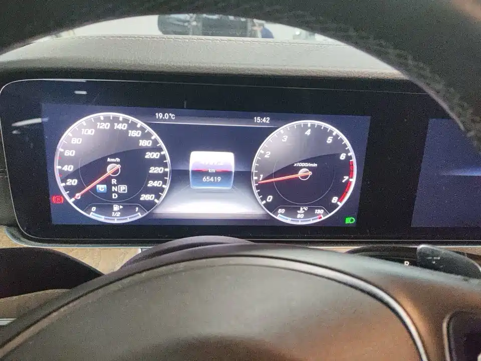 Mercedes-Benz E-Class 2018 E 200 L фото 15