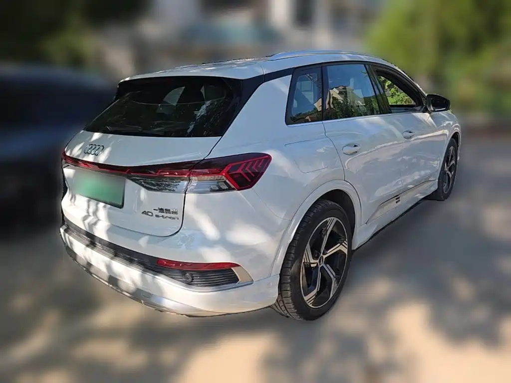 Фото 10 - Audi Q4 e-tron