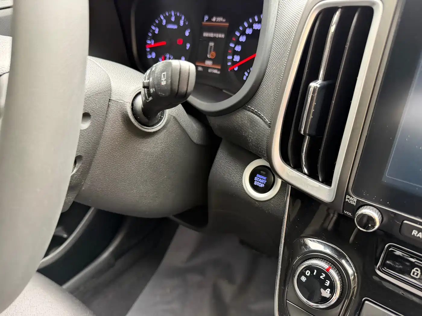 Hyundai Beijing Hyundai ix35 2018 2.0L Automatic 2WD Zhiyong·Enjoyment Edition фото 30