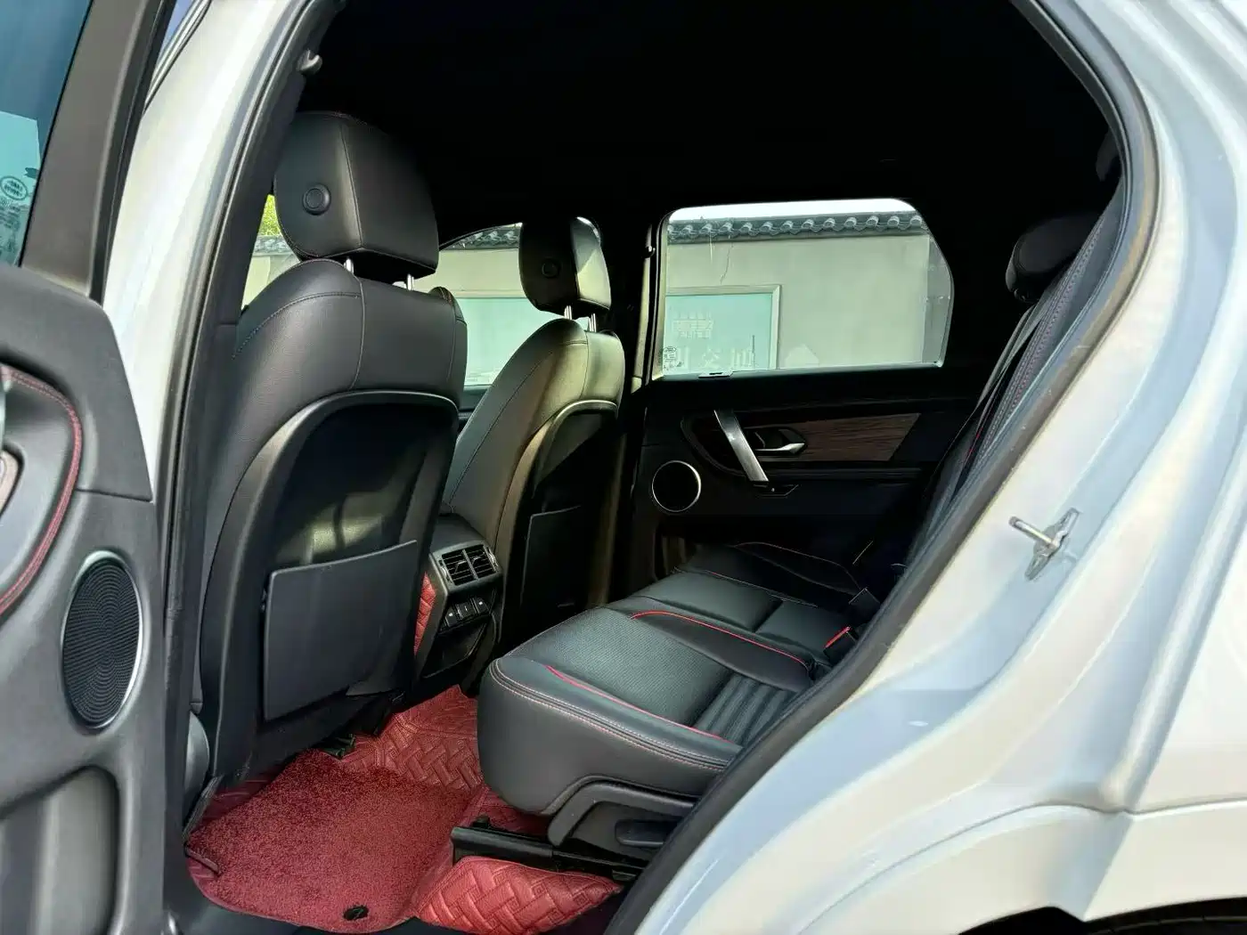 LAND ROVER DISCOVER SPORTS